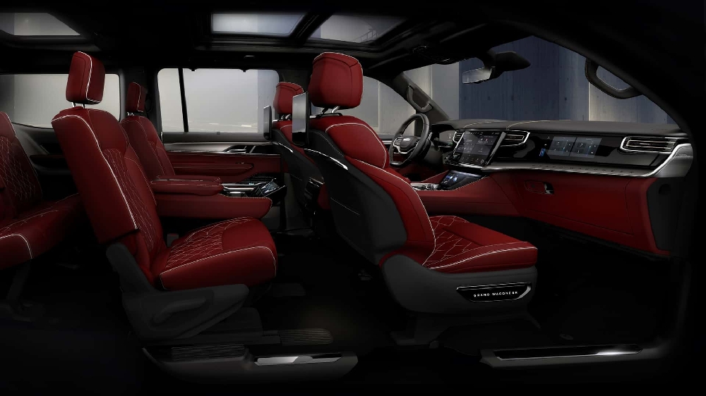 تصویری از داخل کابین جیپ 2026