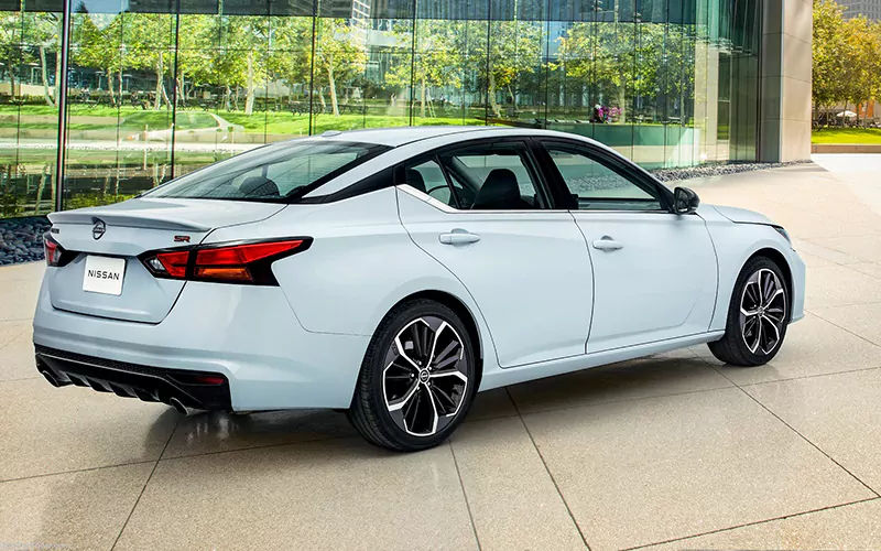 نمای بیرونی نیسان آلتیما