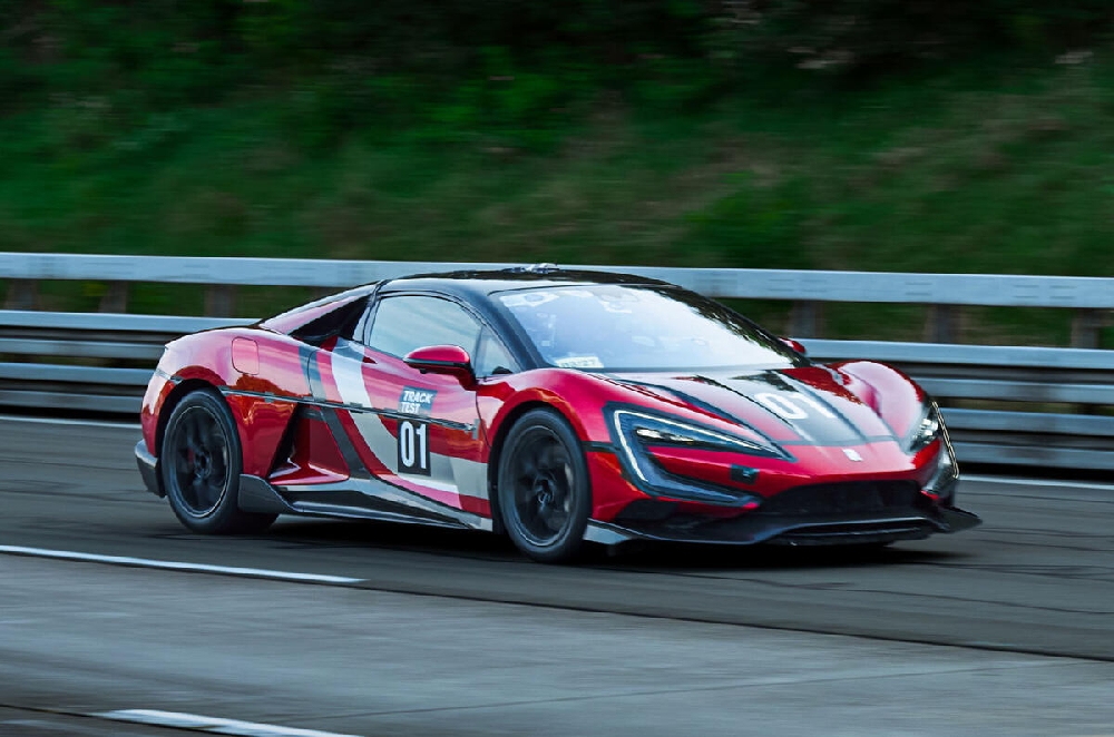 یانگ‌وانگ U9 ایکستریم، سریع‌ترین خودروی برقی با رکورد ۴۹۶ کیلومتر بر ساعت، سیستم چهار موتوره و باتری LFP