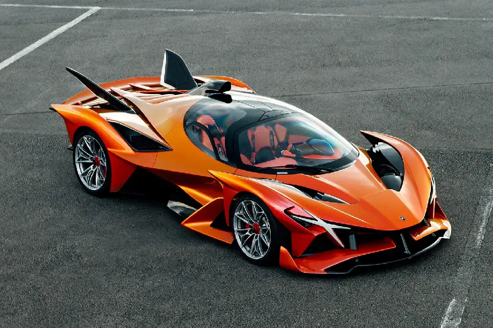 نمای جلوی آپولو Evo در پیست