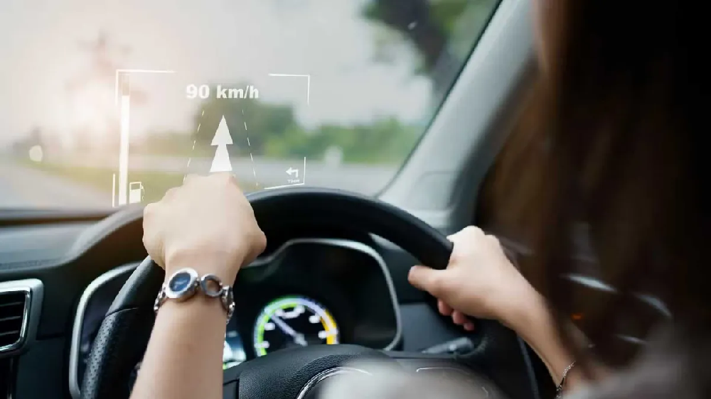 ثابت کردن سرعت خودرو با کروز کنترل 