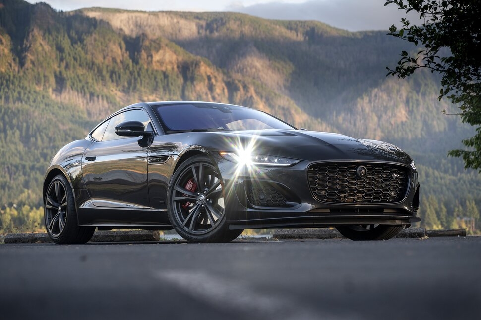 جگوار یک خودروی لوکس بریتانیایی