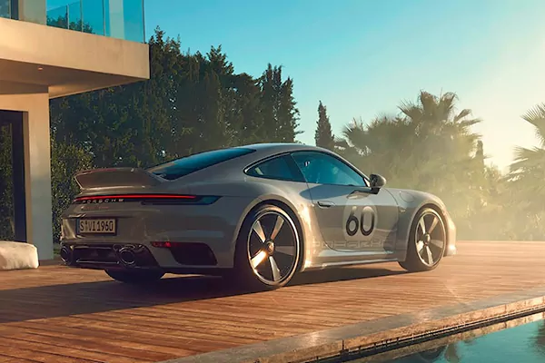 پورشه ۹۱۱ مدل ۲۰۲۵، خودرویی اسپرت، لوکس و افسانهای آلمانی